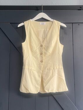 The Workshop Light Yellow Button Front Sleeveless Vest
